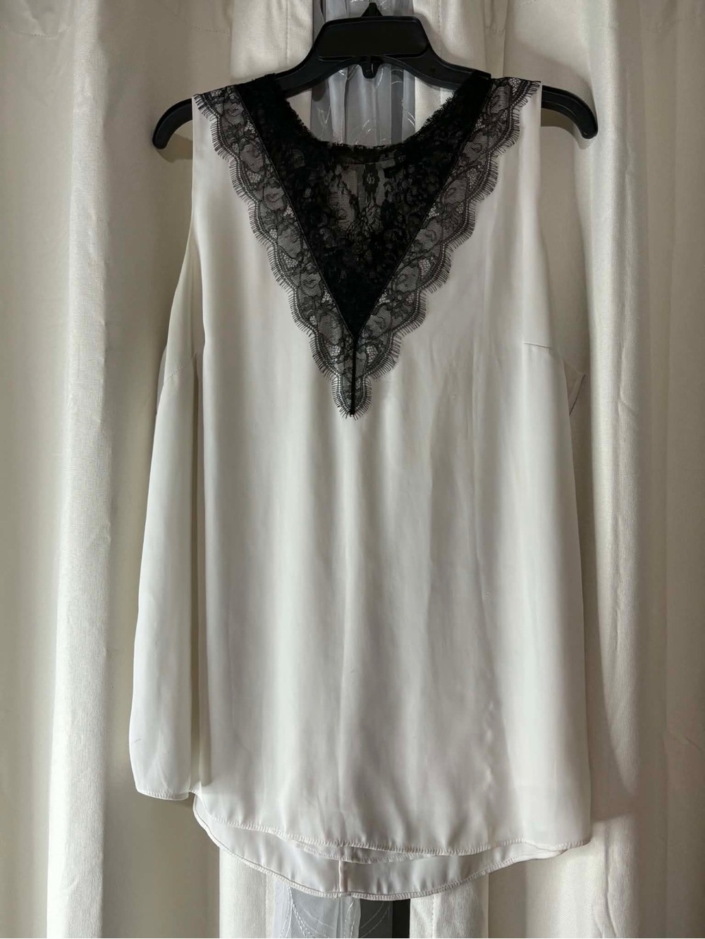 White House Black Market Cream Lace-Trim V-Neck Shell size XL business casual - Picture 5 of 6